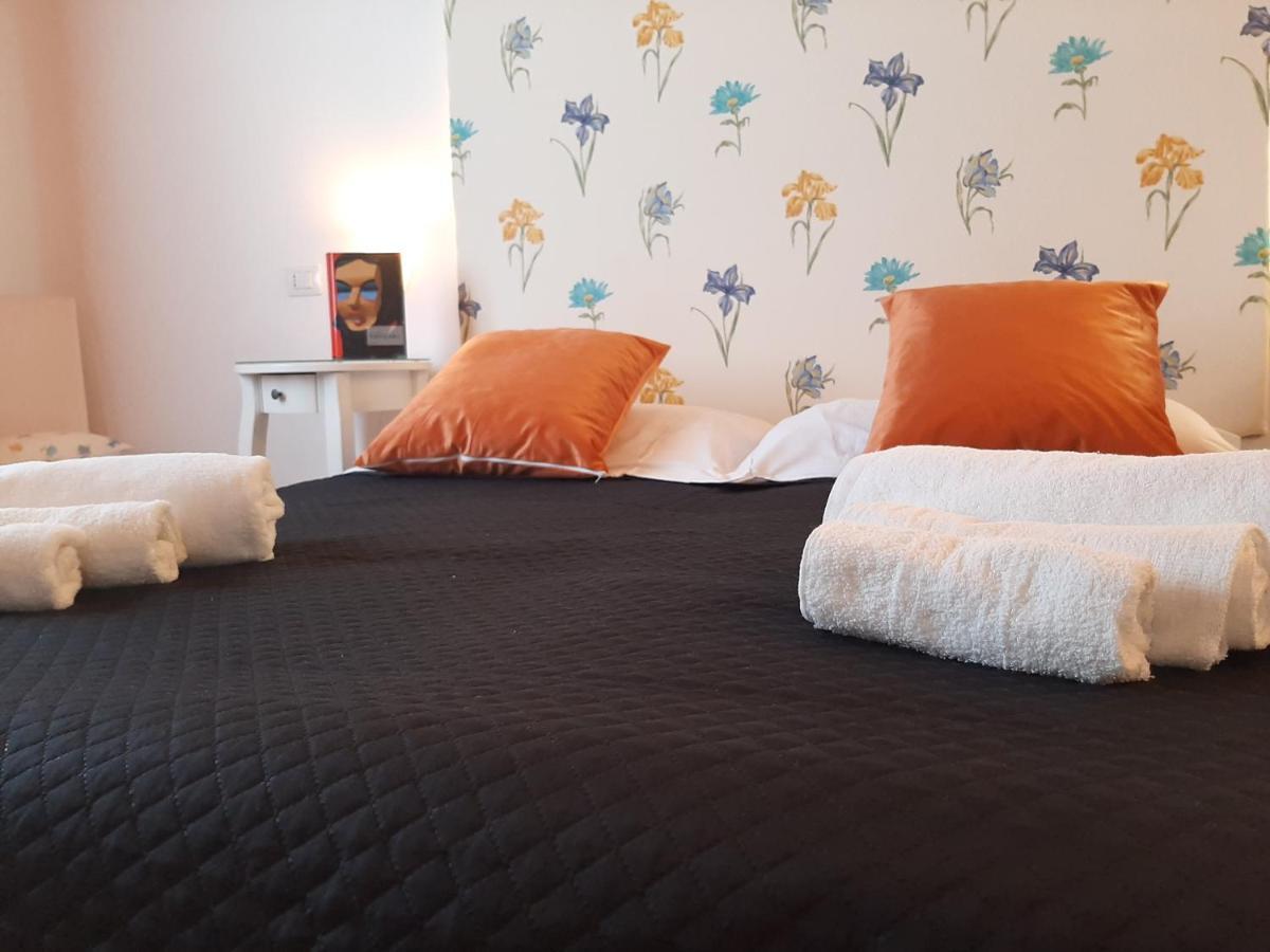 B&B La Jacaranda Affittacamere Sant'Antìoco Eksteriør billede